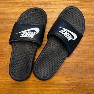 Like new Nike Slides